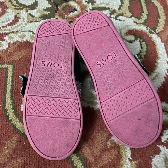 TOMS shoes - Picture 2 of 2